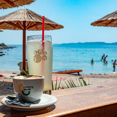 Mobile Homes At Kamp alanı 2*