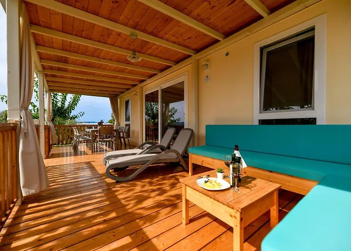 Mobile Homes At ウグリャン