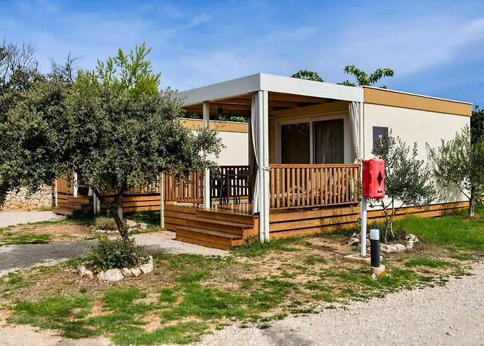 Mobile Homes At 2*