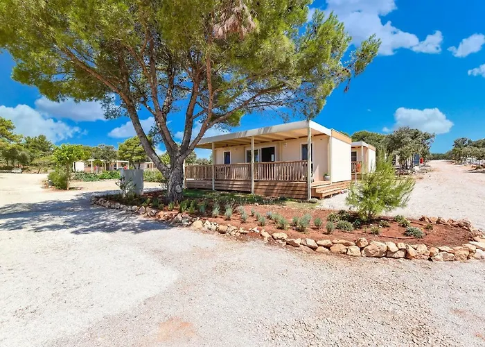 Mobile Homes At 2*