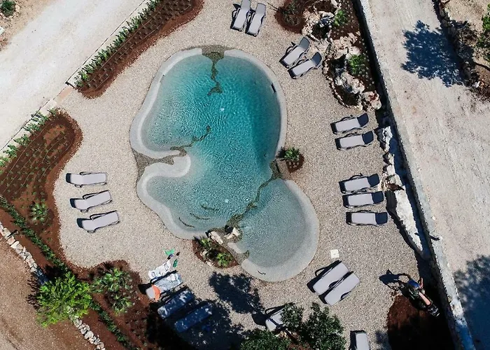 キャンプ場 Mobile Homes At ウグリャン