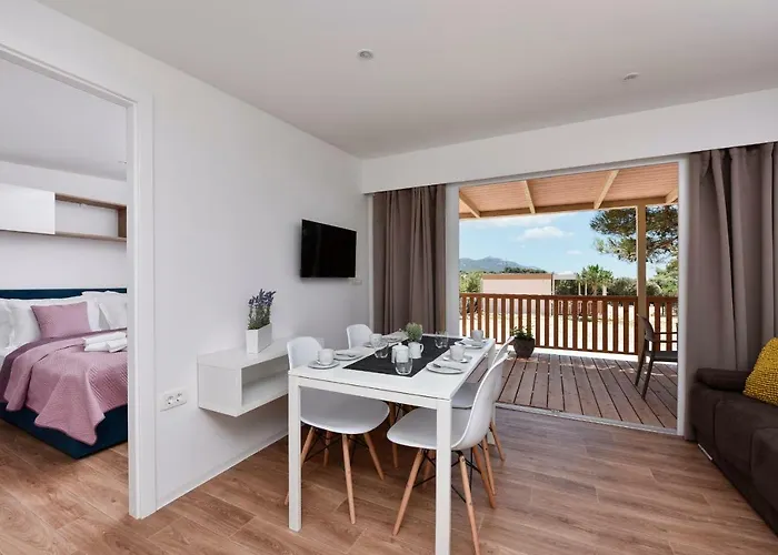 Mobile Homes At אתר קמפינג 2*