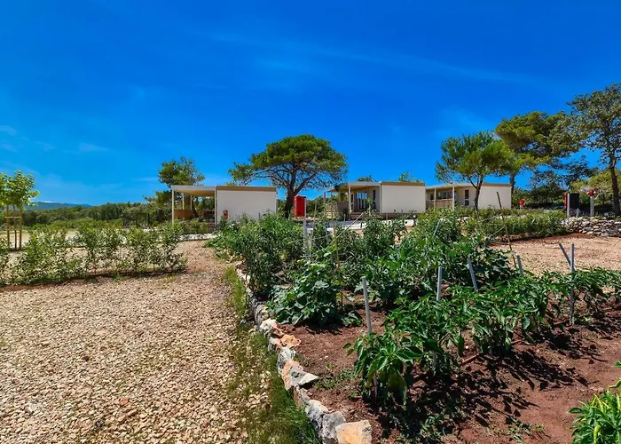 אתר קמפינג Mobile Homes At אוגייאן