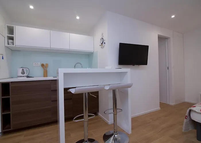 Mobile Homes At ウグリャン