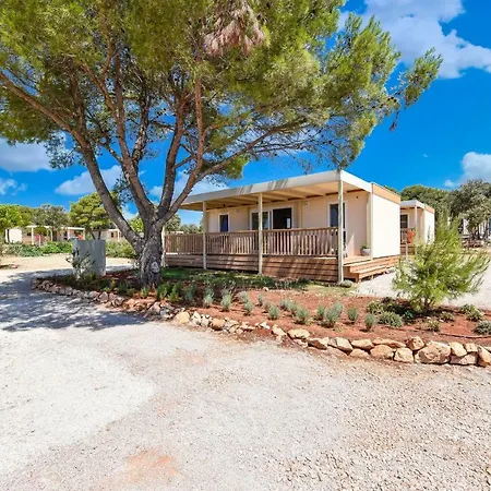 Mobile Homes At 2*