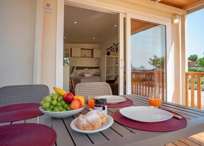 Mobile Homes At 우글랸