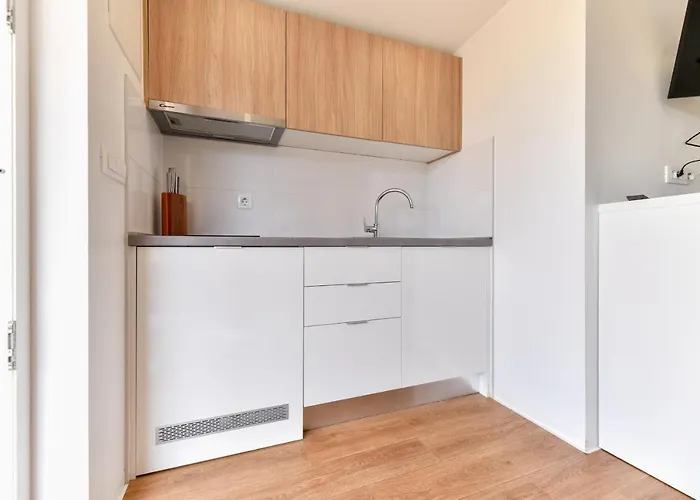 Mobile Homes At 2* 우글랸