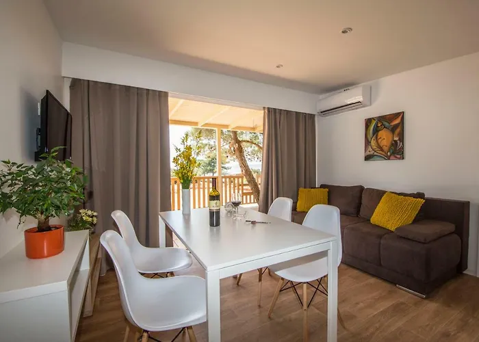 Mobile Homes At 캠프장 우글랸