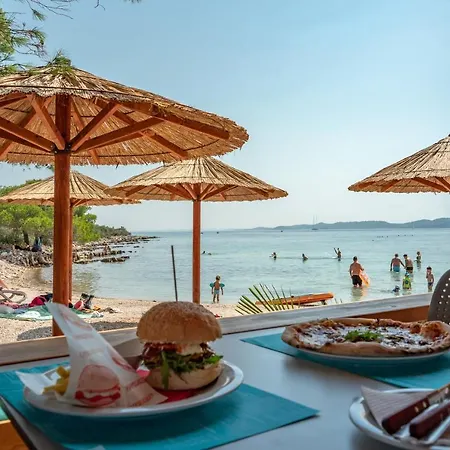 Mobile Homes At אתר קמפינג