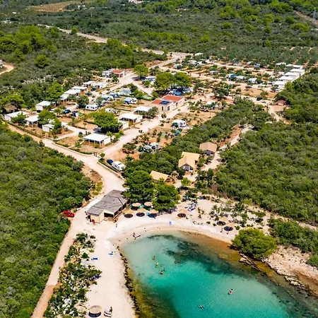 Mobile Homes At אתר קמפינג