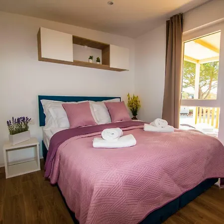 Mobile Homes At אתר קמפינג