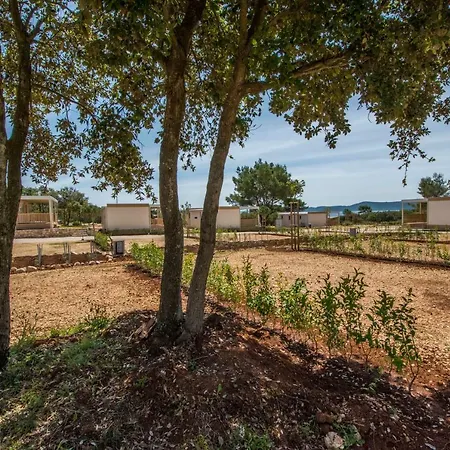 אתר קמפינג Mobile Homes At אוגייאן