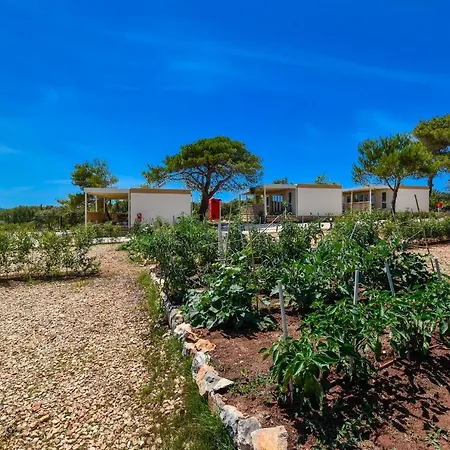 אתר קמפינג Mobile Homes At אוגייאן