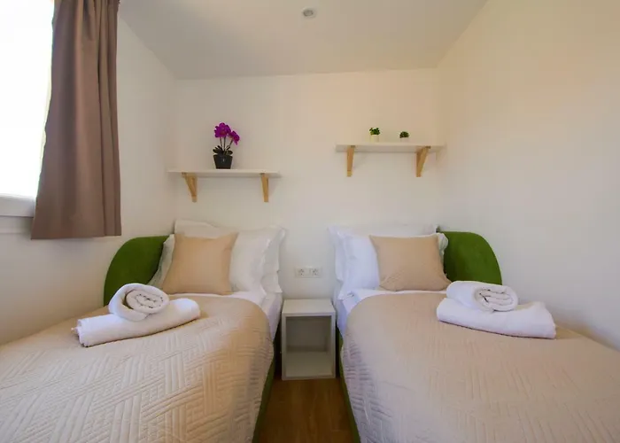 Mobile Homes At Кемпинг Углян